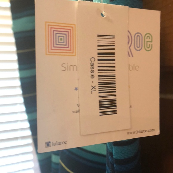 LuLaRoe Cassie NWT XL - Picture 2 of 3